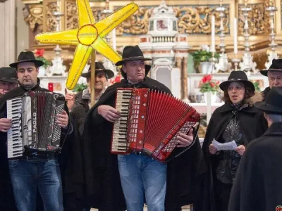 un-momento-dei-canti-della-stella-foto-david-pasotti